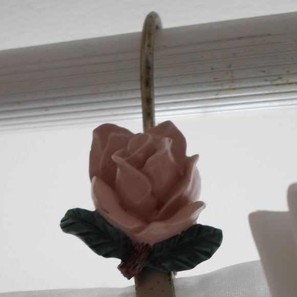 Shower Hooks Assortment - Picture 14 of 16